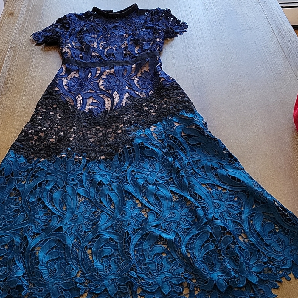 BEAUTIFUL SELF - PORTRAIT LACE FLOWER DRESS - Picture 4 of 16